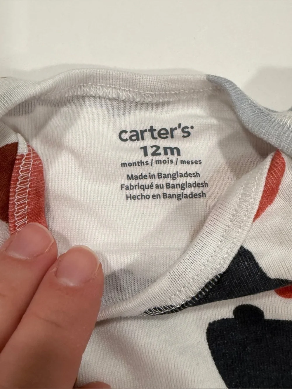Carter’s two-piece short sleeve shirt and pants cars size 9 to 12 months